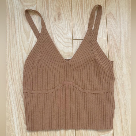 Hem & Thread | Ribbed Crop Top - Picture 1 of 3